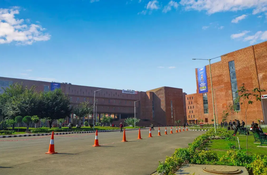 Chandigarh University Academic Building & Auditorium photo 40